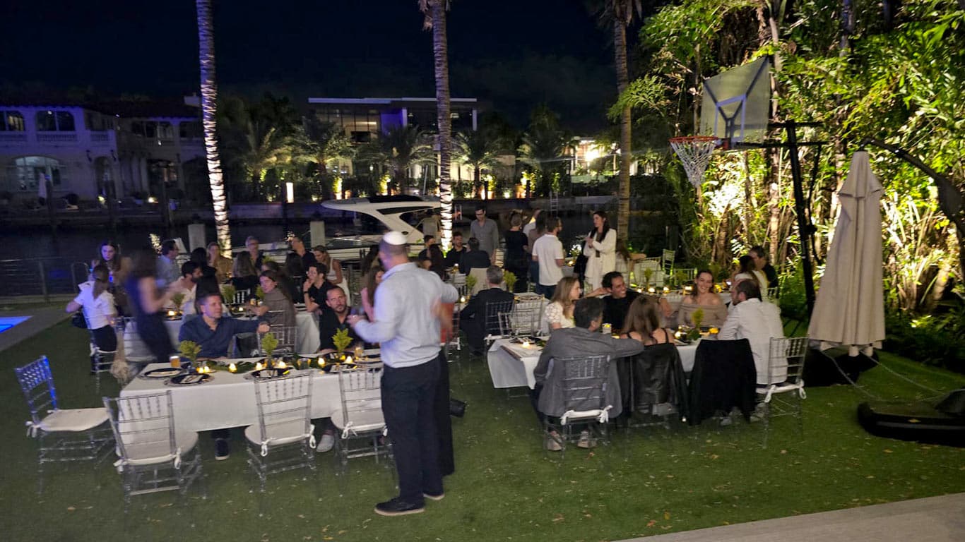 Spectacular attendance at the Aventura event